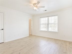 979 W 43rd Street, Houston TX 77018