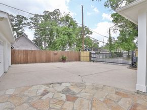 979 W 43rd Street, Houston TX 77018
