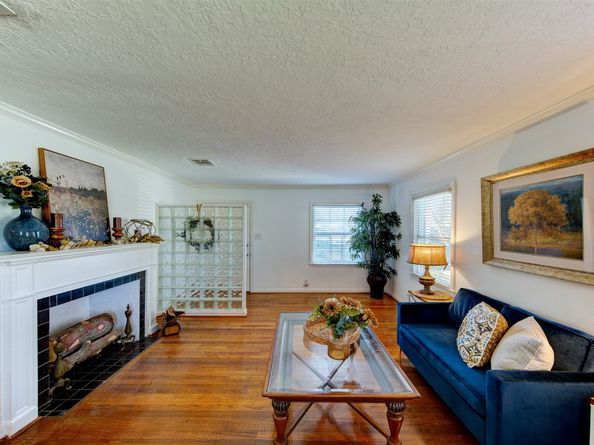 4914 Gammage Street, Houston TX 77021