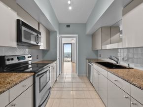 14 Greenway Plaza 17Q, Houston TX 77046