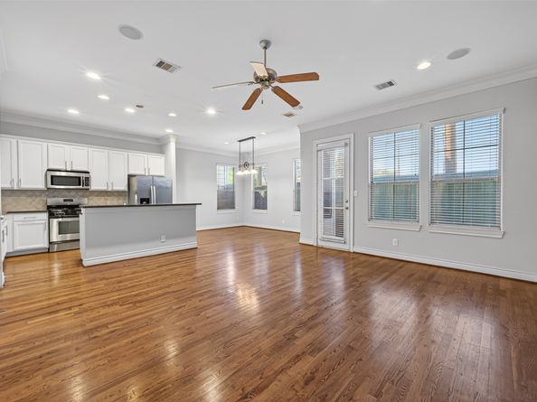 1105 Wagner Street, Houston TX 77007