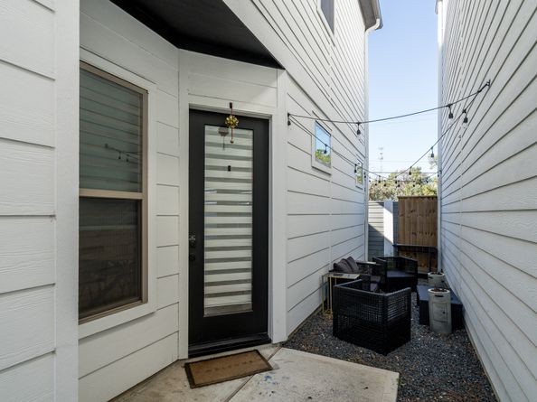 5355 Creekmont Oaks Lane, Houston TX 77091