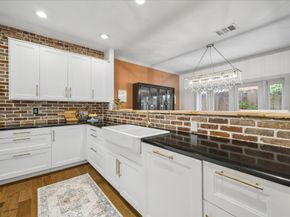 6013 Inwood Drive A, Houston TX 77057