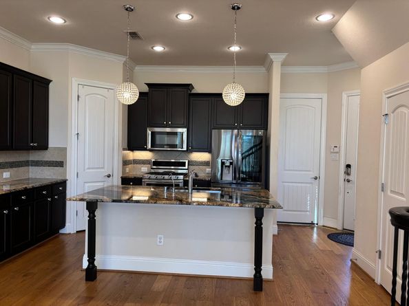 1119 Shepherd Oaks Drive, Houston TX 77018