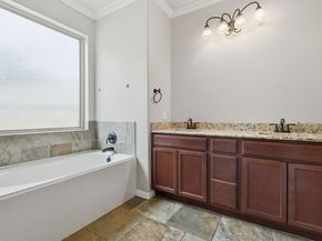 7 Maple Mill Court, Conroe TX 77301