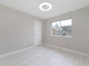 11439 Devencrest Drive, Houston TX 77066