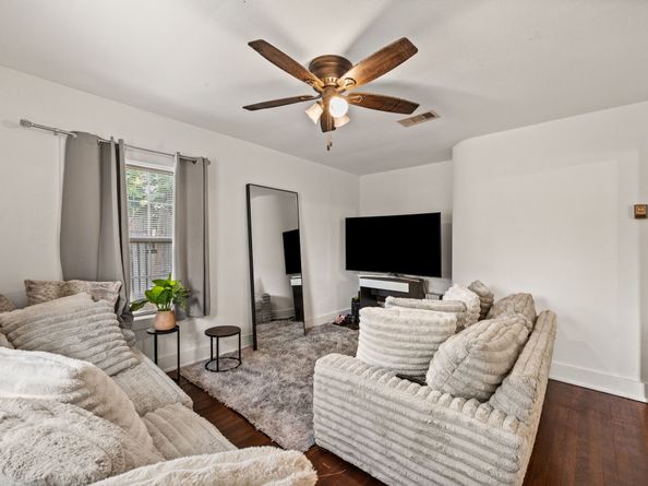 6942 Moss Rose Street, Houston TX 77087