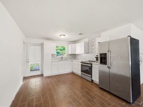 7511 Arnim Street, Houston TX 77087
