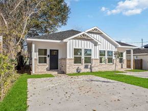 4139 Brinkley Street AB, Houston TX 77051