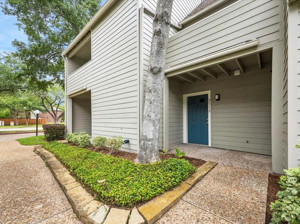2319 Briarwest Boulevard, Houston TX 77077