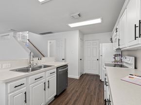 10 Jenny Wren Court, The Woodlands TX 77382
