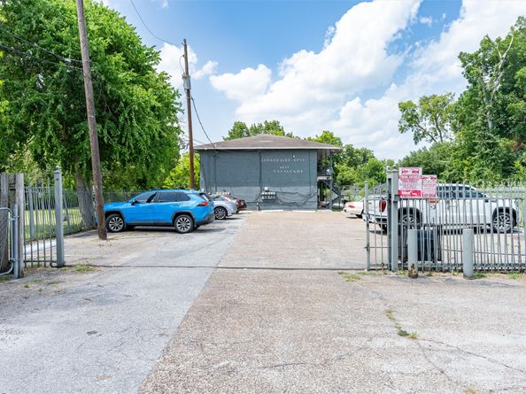 4613 Cavalcade Street 10, Houston TX 77026