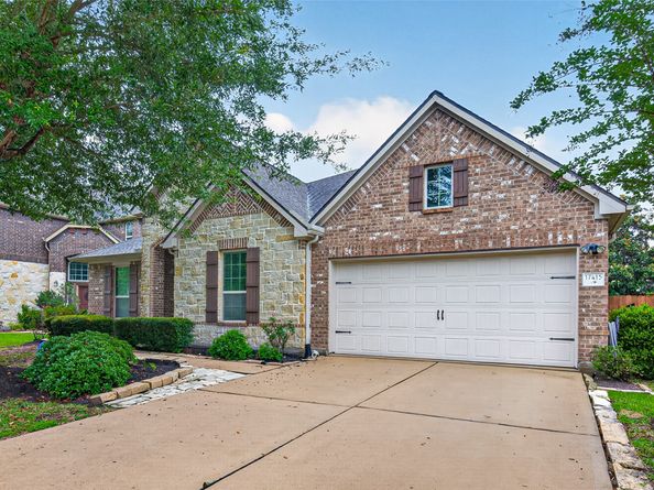 17415 Meadow Light Drive, Richmond TX 77407