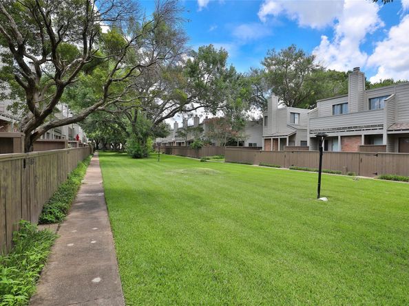 1663 Prairie Grove Drive, Houston TX 77077