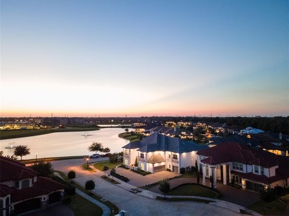 71 Amber Hollow Court, Sugar Land TX 77479