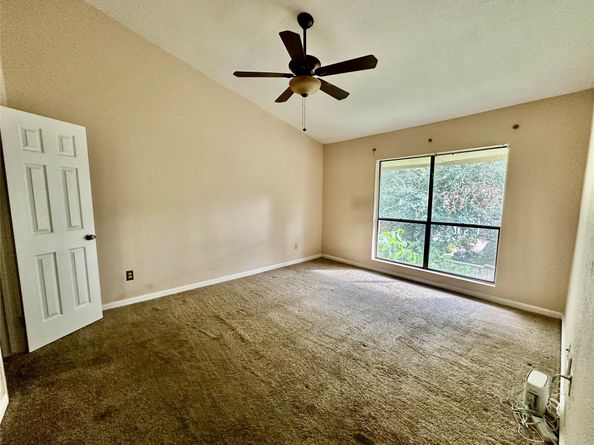 1881 BERING Drive 64, Houston TX 77057