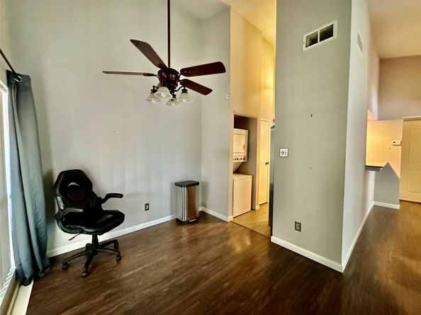 1881 BERING Drive 64, Houston TX 77057
