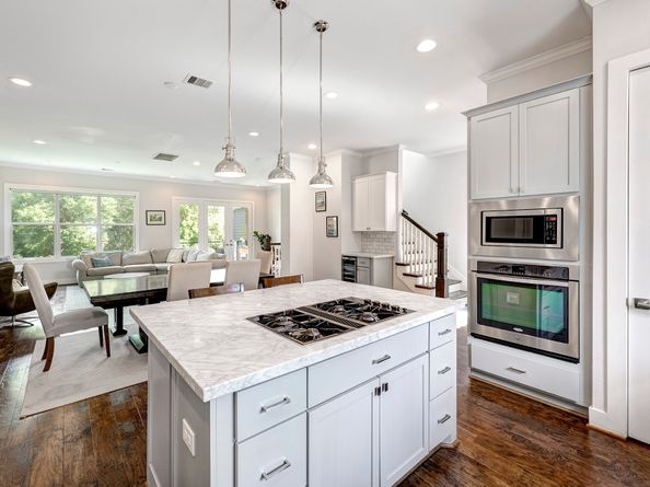 1009 W 16th Street, Houston TX 77008