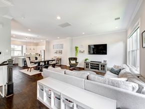 1009 W 16th Street, Houston TX 77008