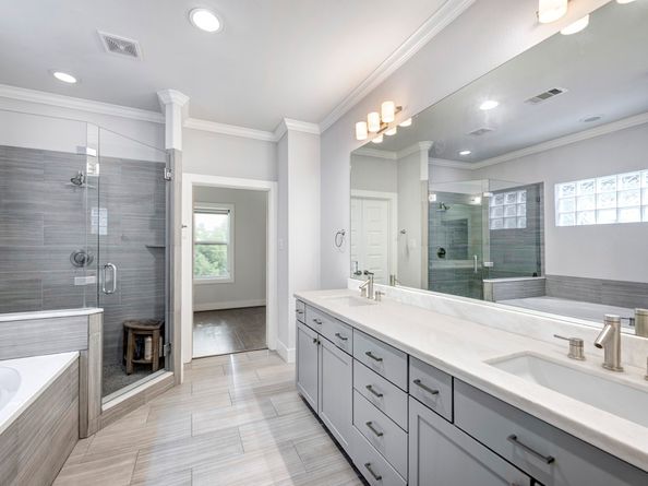 1009 W 16th Street, Houston TX 77008