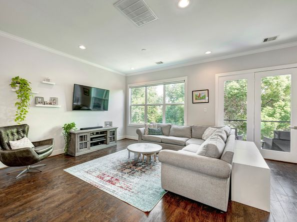 1009 W 16th Street, Houston TX 77008