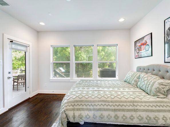 1009 W 16th Street, Houston TX 77008