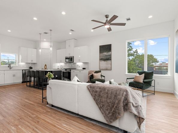 4719 Thornton Views  Rd, Houston TX 77018