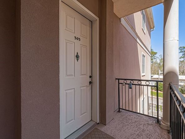 58 Briar Hollow Lane 303, Houston TX 77027