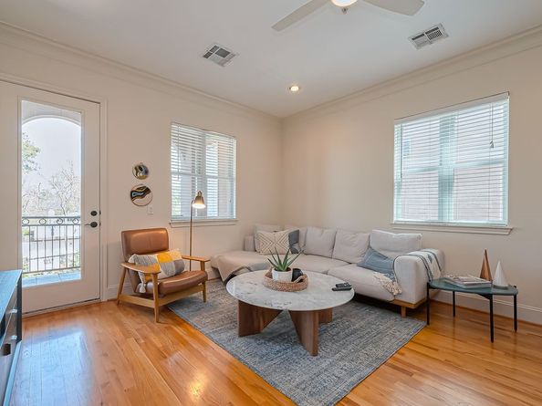 58 Briar Hollow Lane 303, Houston TX 77027