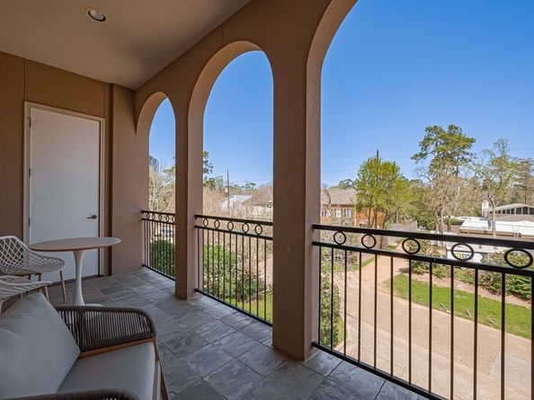 58 Briar Hollow Lane 303, Houston TX 77027