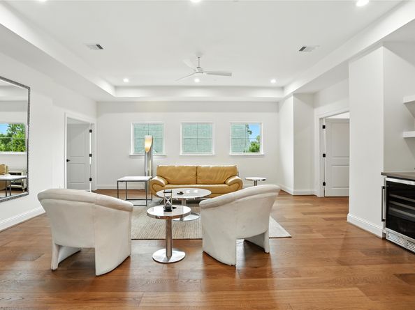 4951 Glenmeadow Drive, Houston TX 77096