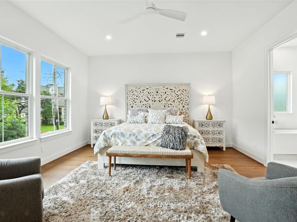 4951 Glenmeadow Drive, Houston TX 77096