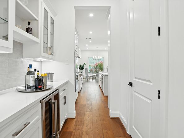 4951 Glenmeadow Drive, Houston TX 77096