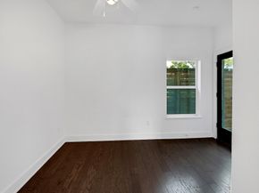 1405 Sylvester Road, Houston TX 77009