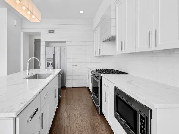 1405 Sylvester Road, Houston TX 77009