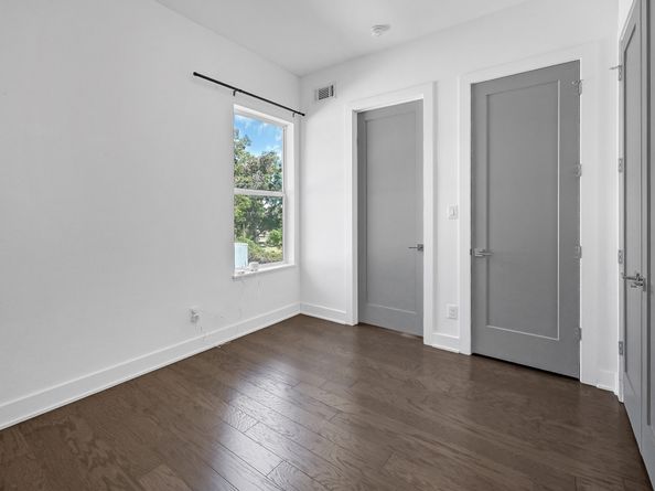 1405 Sylvester Road, Houston TX 77009