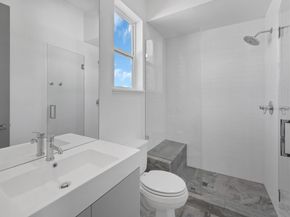 1405 Sylvester Road, Houston TX 77009