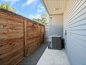 1405 Sylvester Road, Houston TX 77009