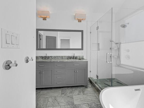 1405 Sylvester Road, Houston TX 77009