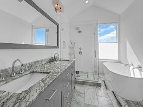 1405 Sylvester Road, Houston TX 77009