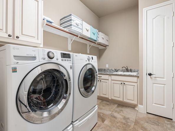 2118 Barton Woods Boulevard, Conroe TX 77301