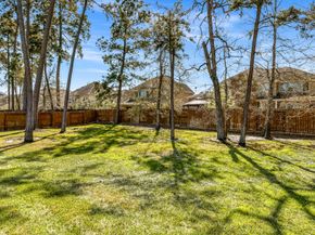 2118 Barton Woods Boulevard, Conroe TX 77301