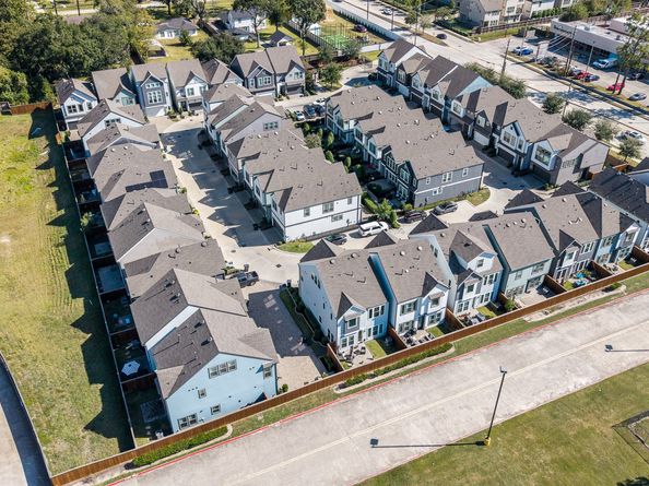 968 Ford Pines Lane, Houston TX 77091