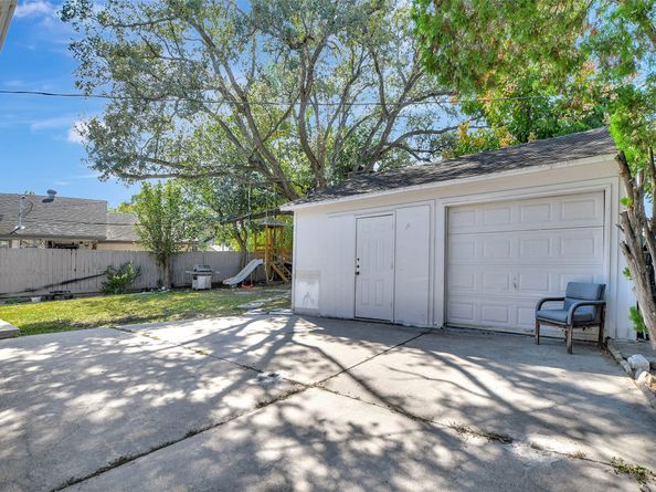 8314 Albacore Drive, Houston TX 77074