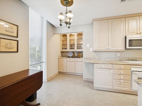 3711 San Felipe Street 2I, Houston TX 77027