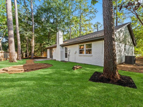 26 E Woodtimber Court, Spring TX 77381