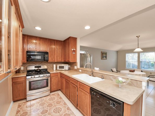 9519 Summer Laurel Lane, Houston TX 77088