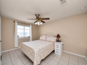 9519 Summer Laurel Lane, Houston TX 77088