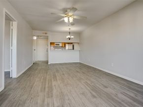 3015 Walnut Bend Lane 35, Houston TX 77042