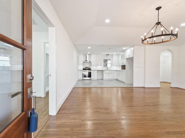 4218 T C Jester Boulevard, Houston TX 77018